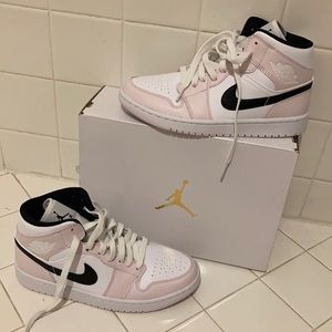 Light pink and white Jordan 1 size 8